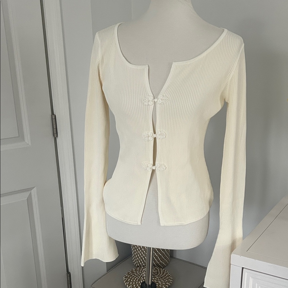 Stunning Cream Ribbed Yellow the Label Button-Up Sweater Top